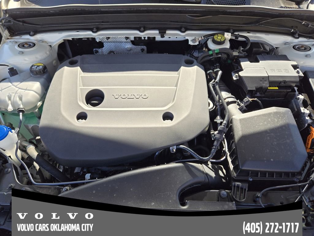 Certified 2025 Volvo XC40 B5 Core w/ Protection Package Premier image 30