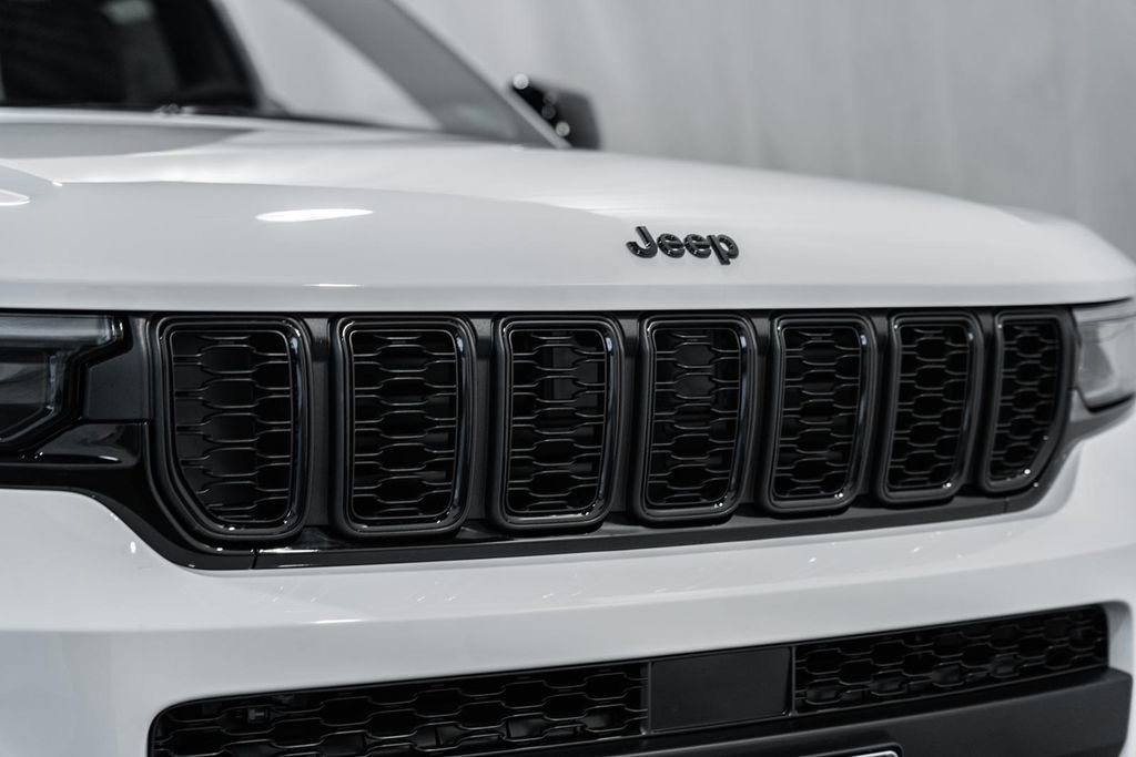 New 2025 Jeep Grand Cherokee L Altitude image 11