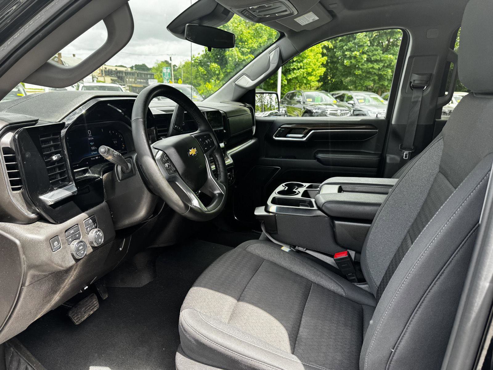 Certified 2024 Chevrolet Silverado 1500 LT AWD/4WD image 9