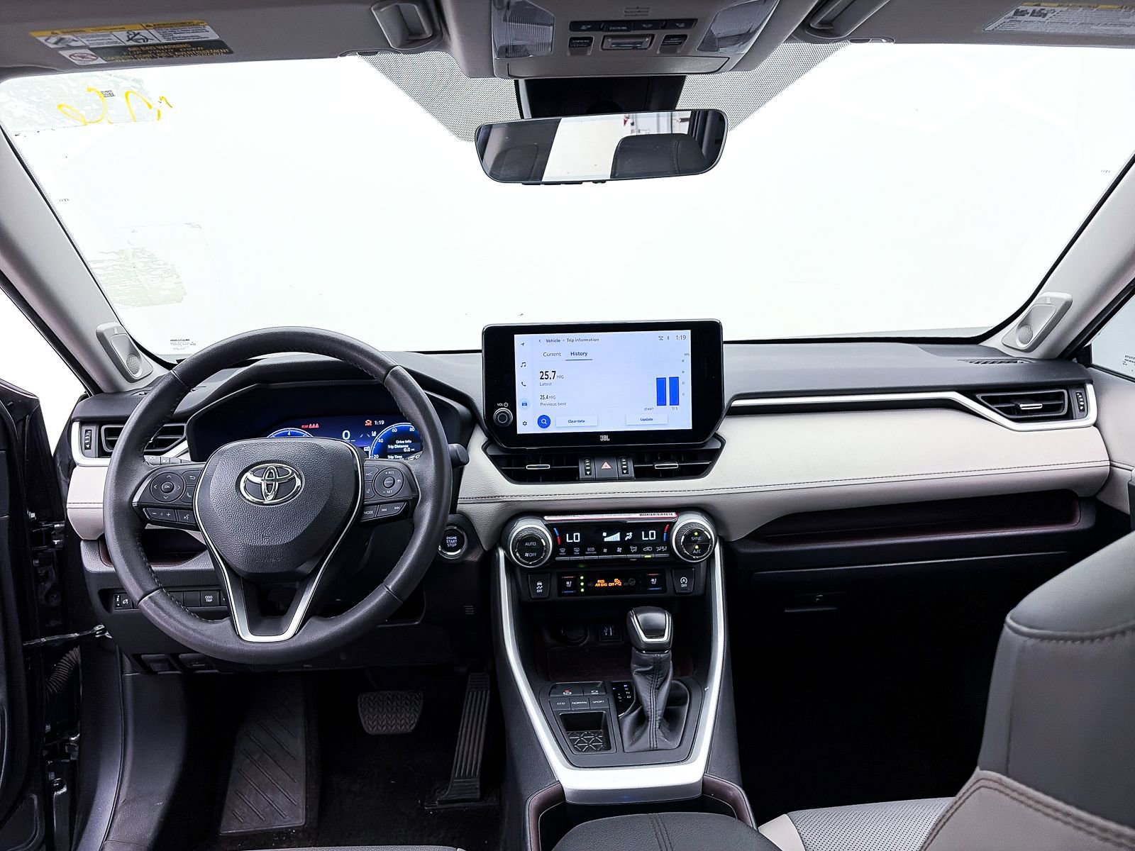 Used 2024 Toyota RAV4 Limited image 28