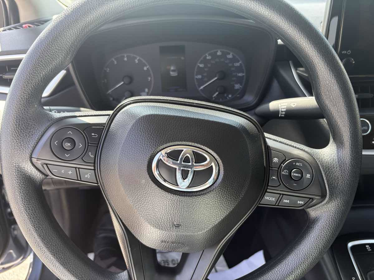 Used 2025 Toyota Corolla LE image 17