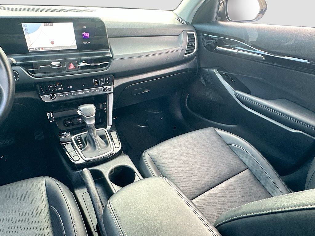 Certified 2024 Kia Seltos EX FWD image 23