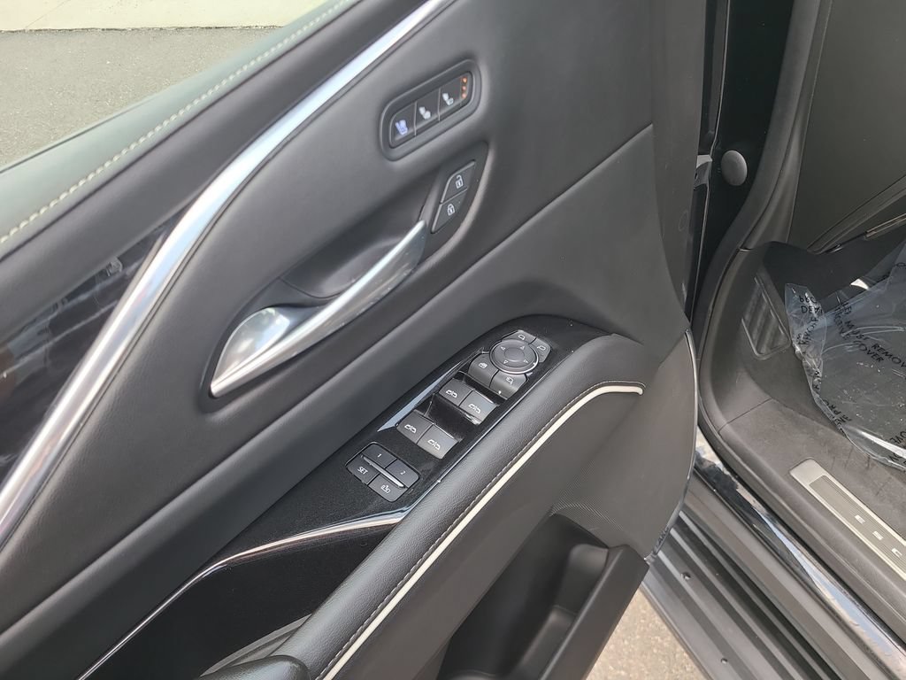 Used 2021 Cadillac Escalade Sport w/ LPO, Illumination Package AWD/4WD image 23