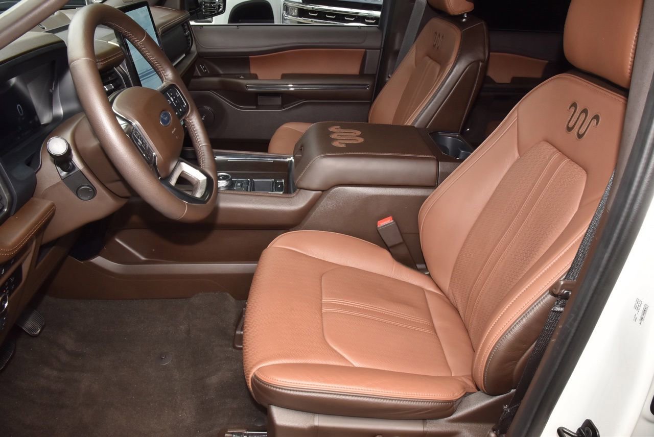 Used 2024 Ford Expedition Max King Ranch RWD image 13