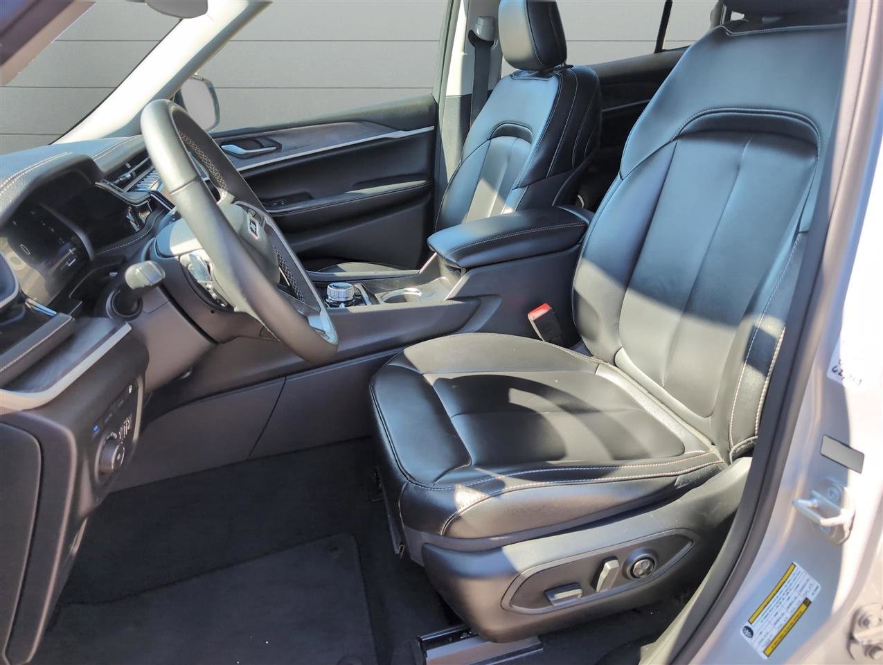 Used 2024 Jeep Grand Cherokee Limited 4xe image 16