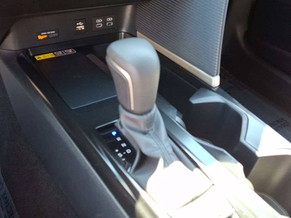 Used 2026 Toyota Camry Hybrid FWD image 16