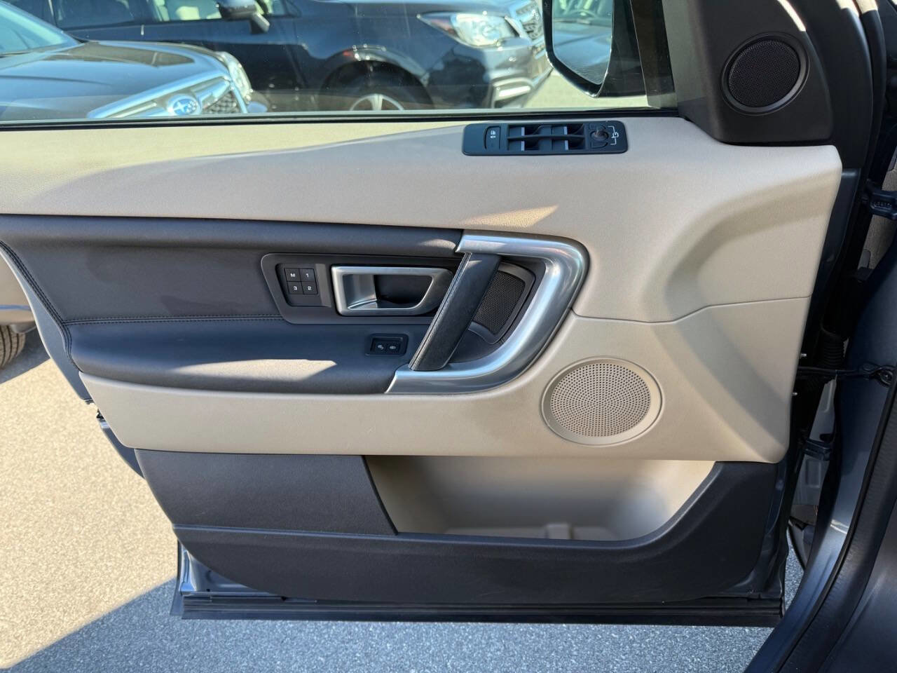 Used 2019 Land Rover Discovery Sport HSE image 23