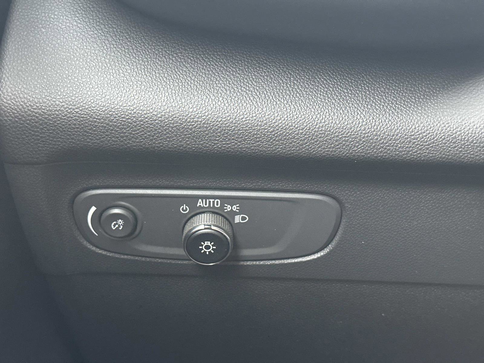 Certified 2023 Buick Envision Preferred image 25