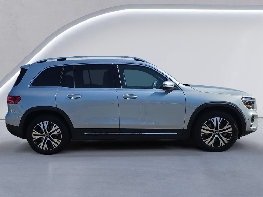 Used 2026 Mercedes-Benz GLB 250 4MATIC image 3