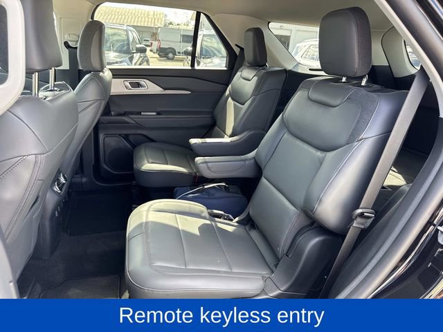 Used 2025 Ford Explorer Active w/ Active Comfort Package image 17
