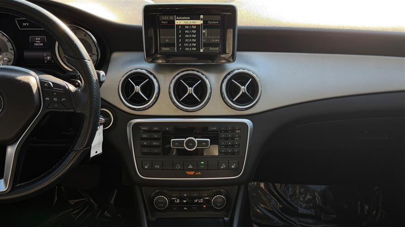 Used 2015 Mercedes-Benz GLA 250 4MATIC image 27
