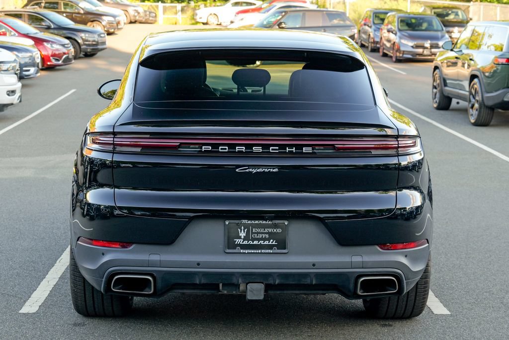 Used 2024 Porsche Cayenne Coupe AWD/4WD image 6
