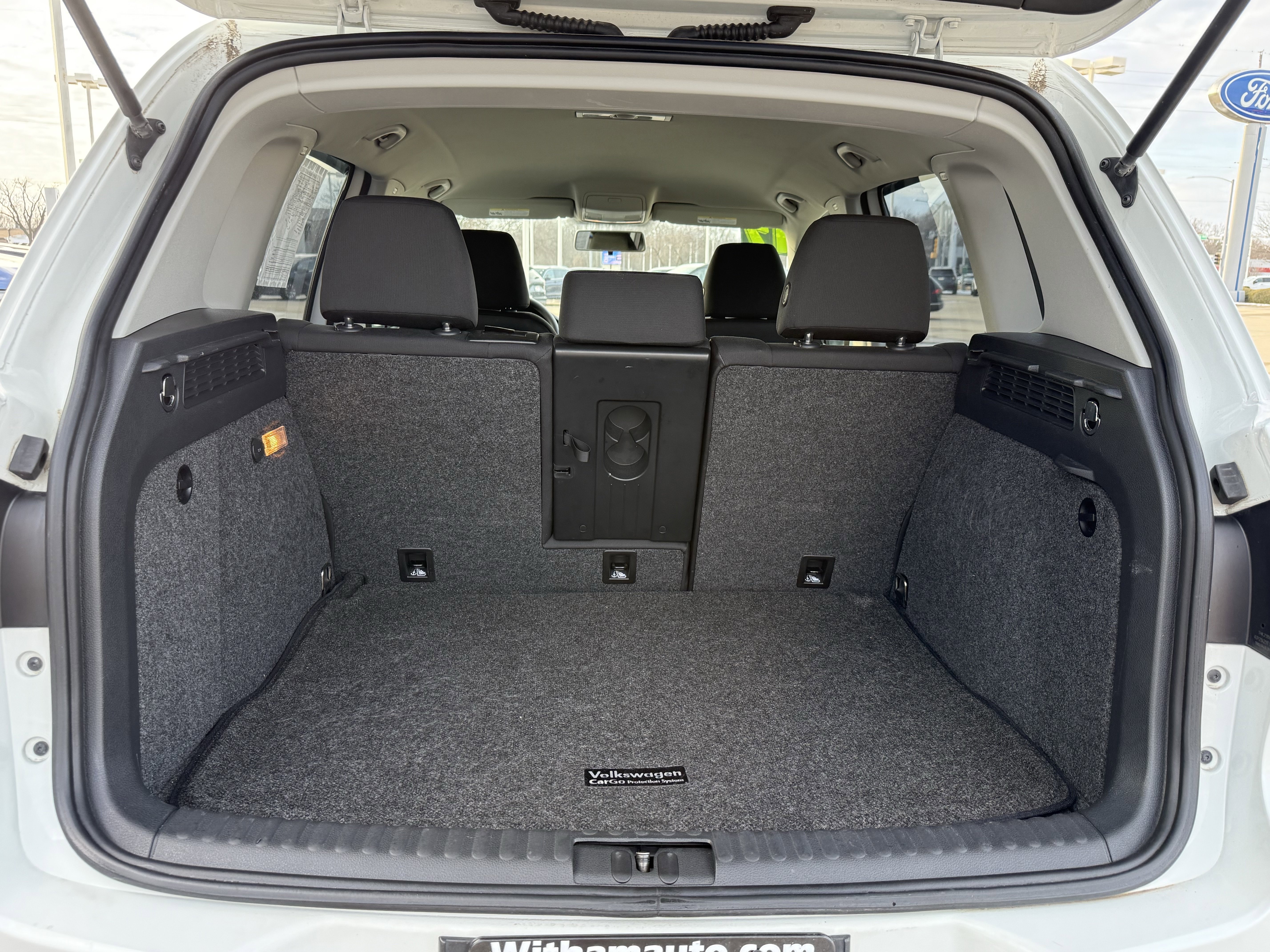 Used 2017 Volkswagen Tiguan Limited w/ Alloy Wheels Package image 9