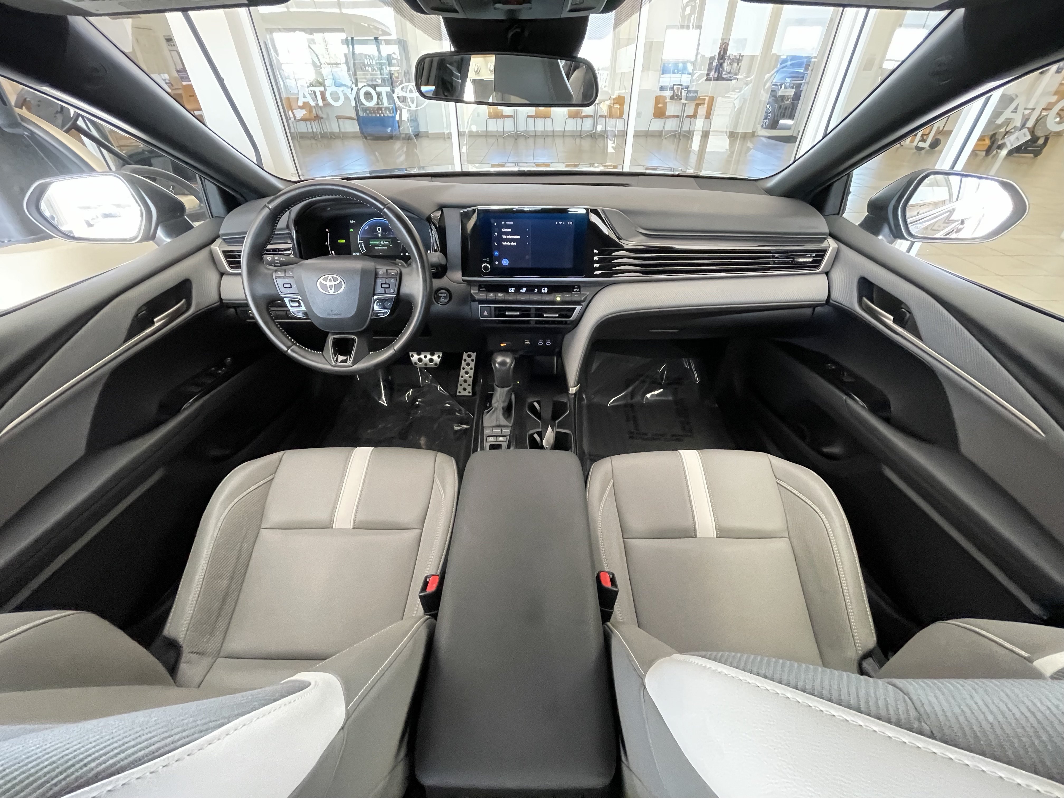 Used 2025 Toyota Camry SE FWD image 21