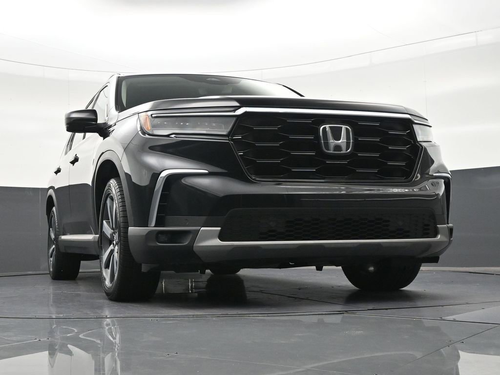 Used 2025 Honda Pilot Touring image 28