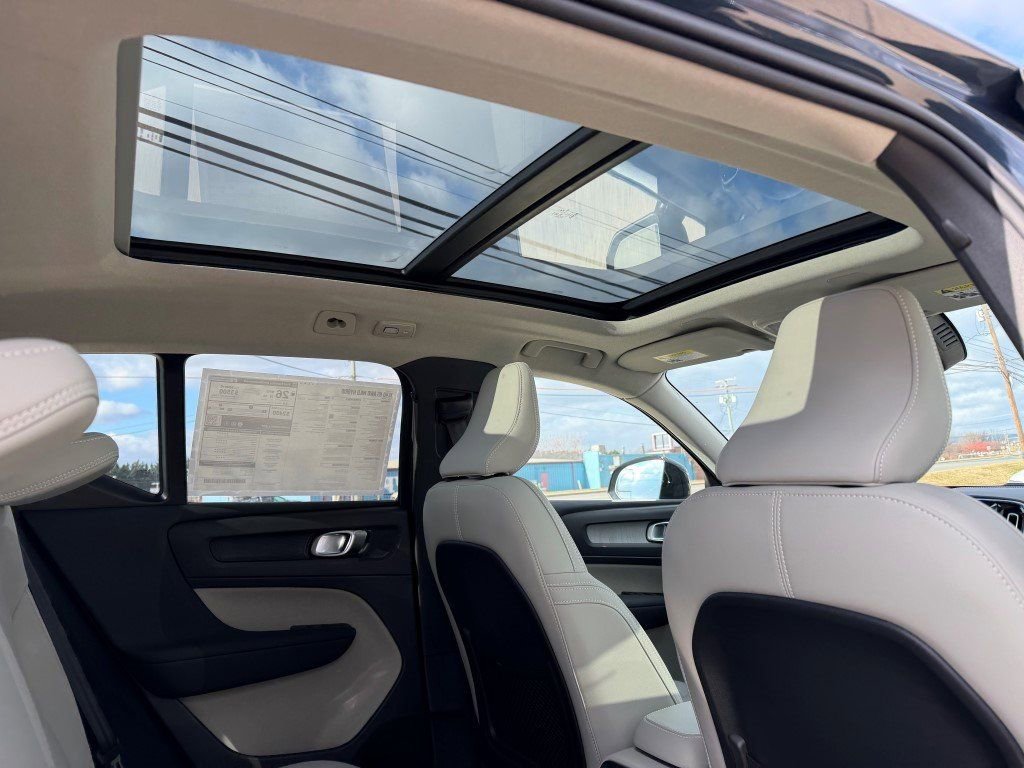 New 2026 Volvo XC40 B5 Ultra w/ Protection Package Premier image 14