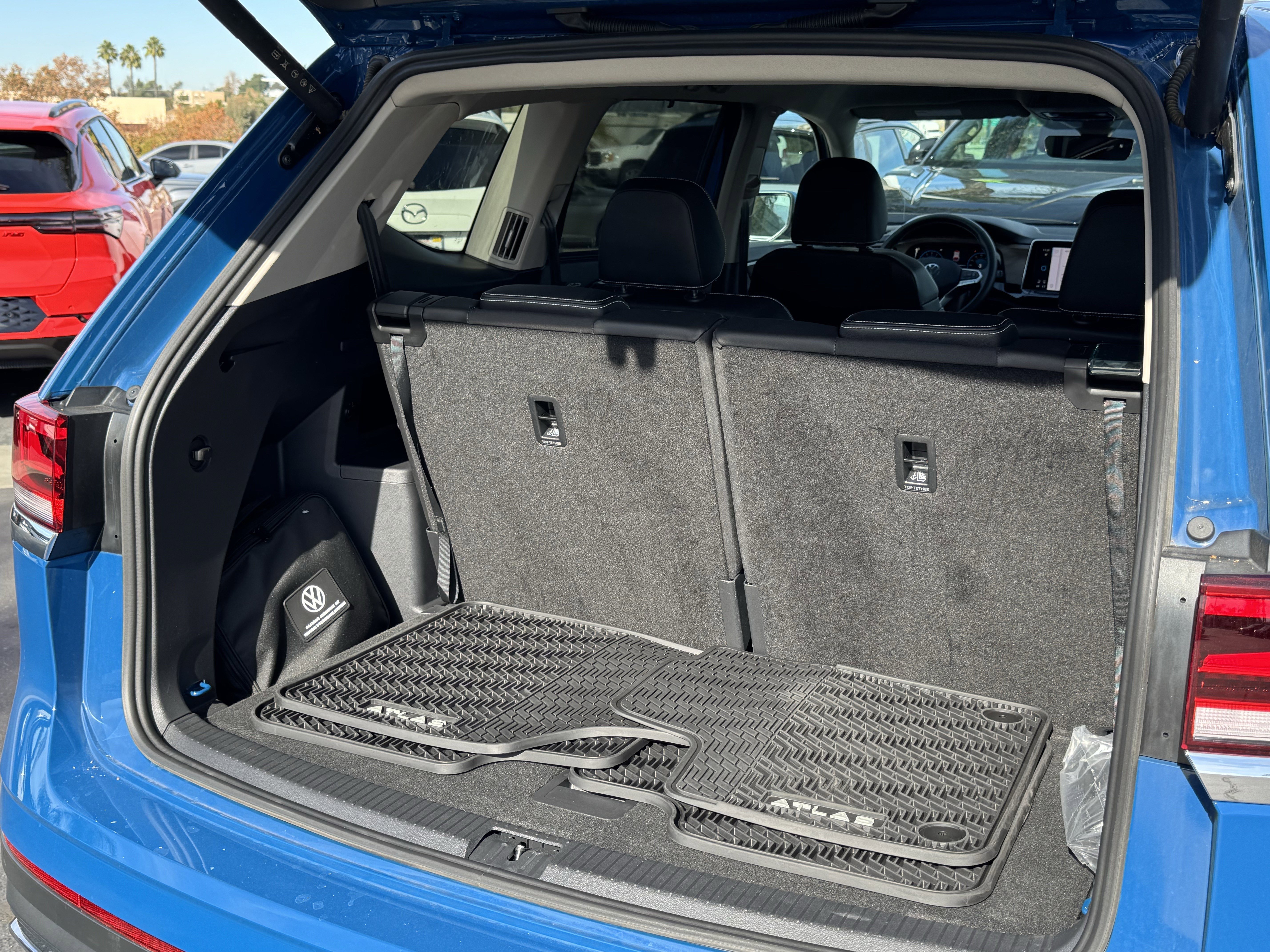 Certified 2025 Volkswagen Atlas SE image 38