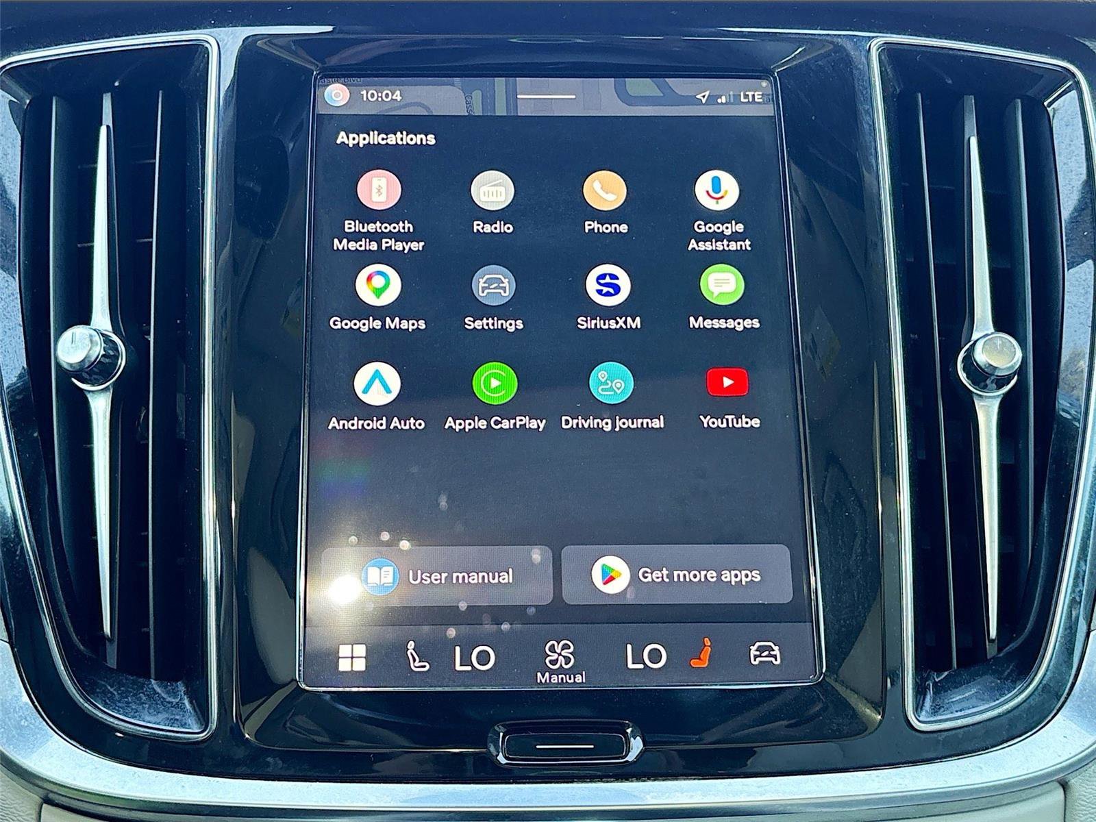 Used 2025 Volvo V60 B5 Cross Country Plus image 15