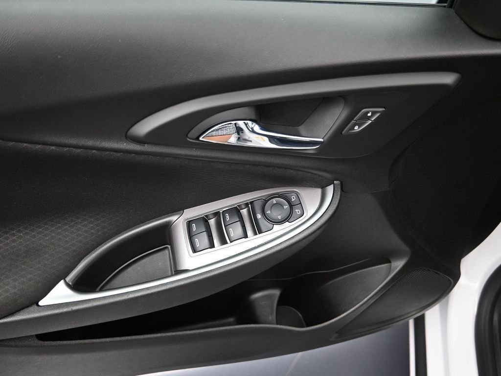 Used 2024 Chevrolet Malibu LT FWD image 11