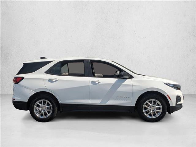 Used 2022 Chevrolet Equinox LS AWD/4WD image 4