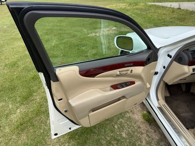 Used 2007 Lexus LS 460 image 17