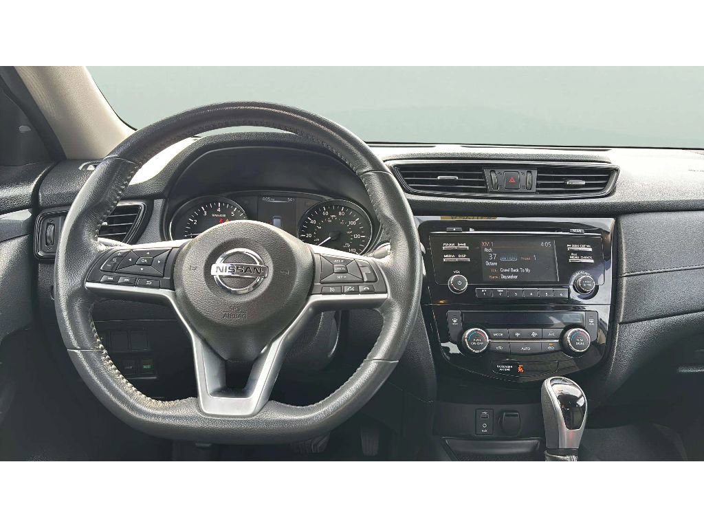 Used 2017 Nissan Rogue SV image 12