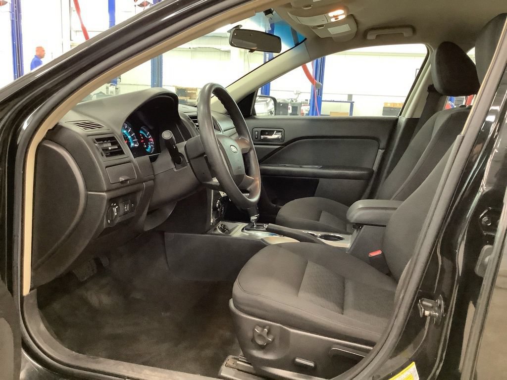 Used 2010 Ford Fusion SE FWD image 9