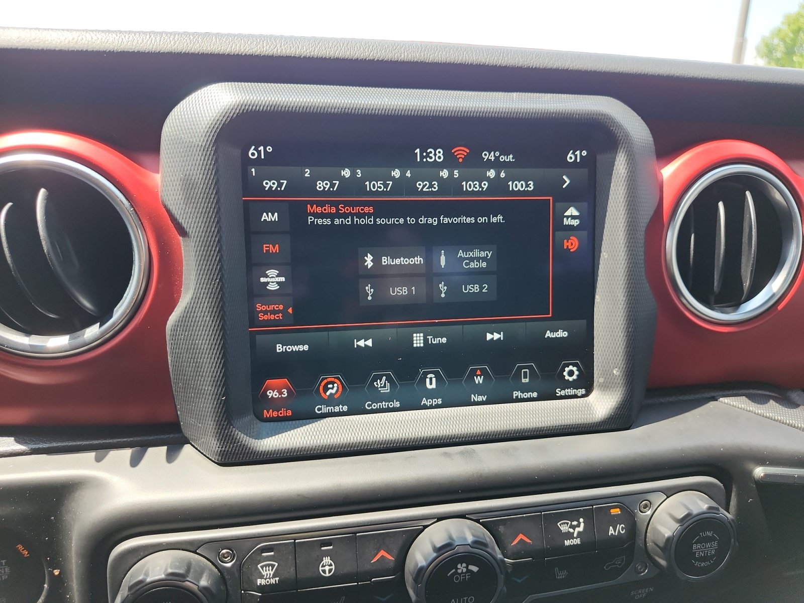 Used 2021 Jeep Gladiator Rubicon AWD/4WD image 18