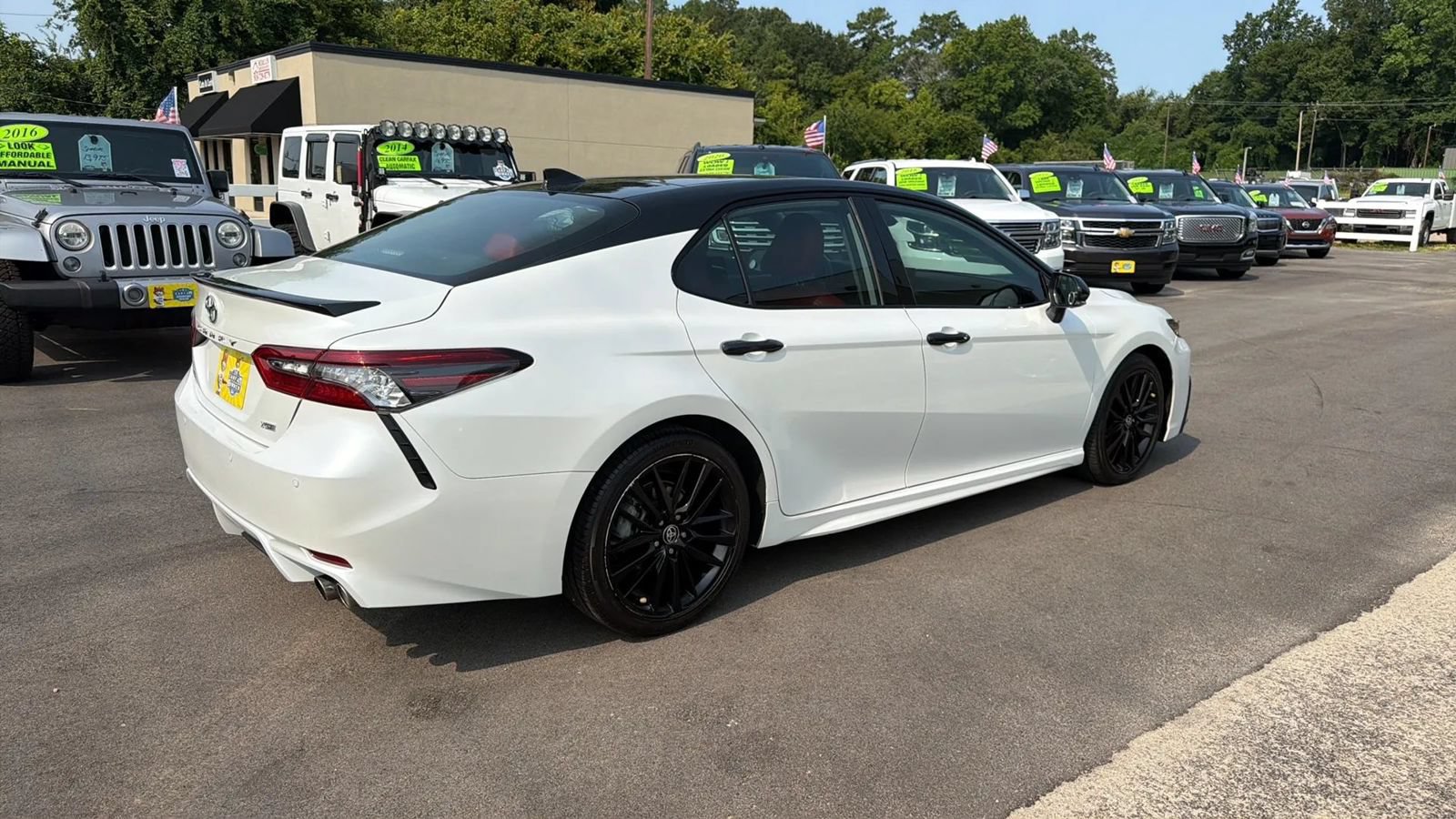 Used 2023 Toyota Camry XSE w/ Navigation Package FWD image 5