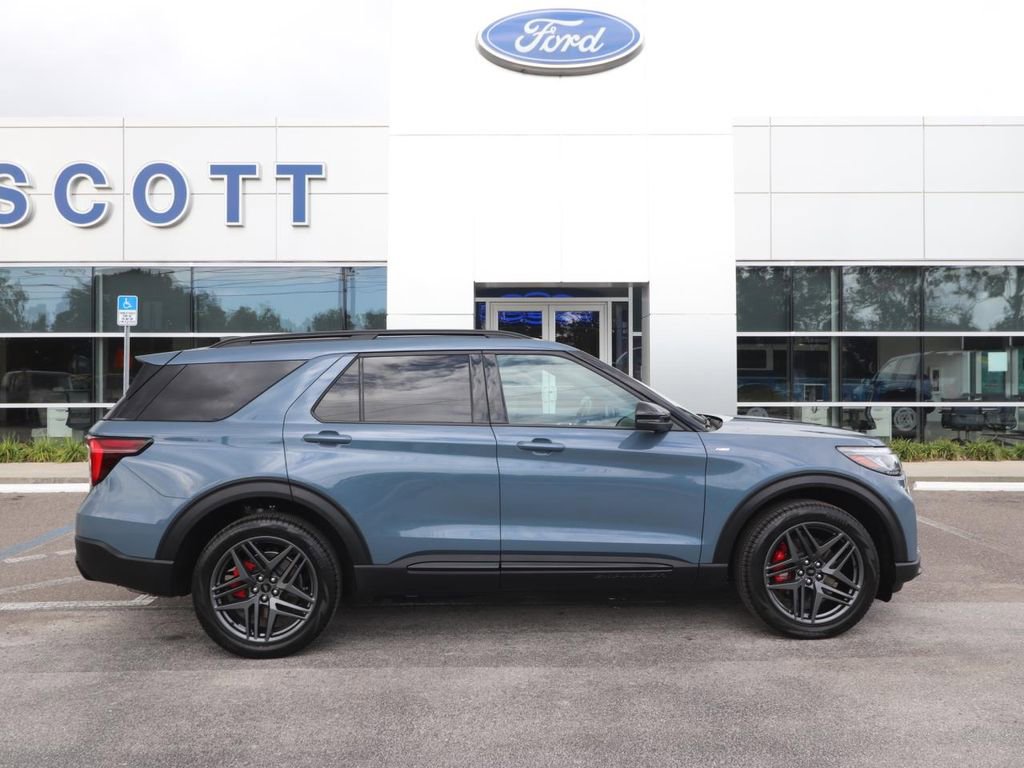 Certified 2025 Ford Explorer ST-Line w/ Premium Package AWD/4WD image 16