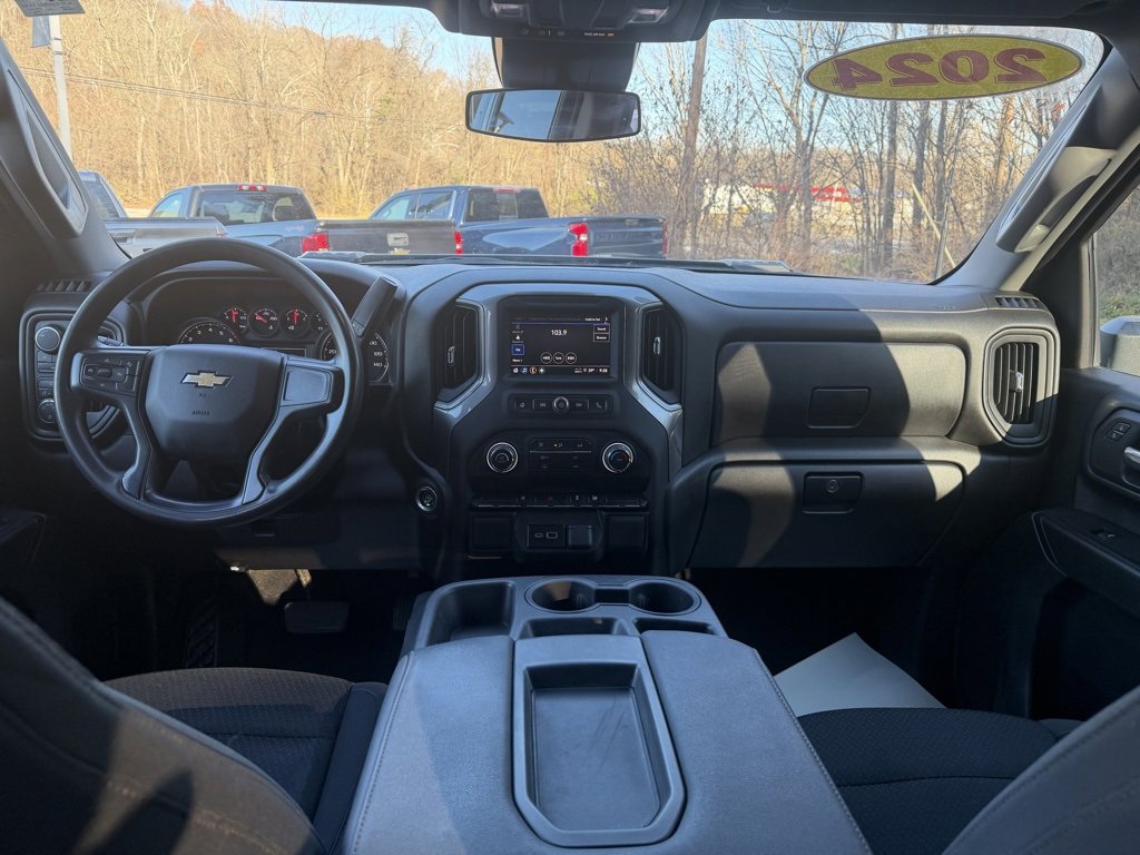 Used 2024 Chevrolet Silverado 2500 Custom image 17