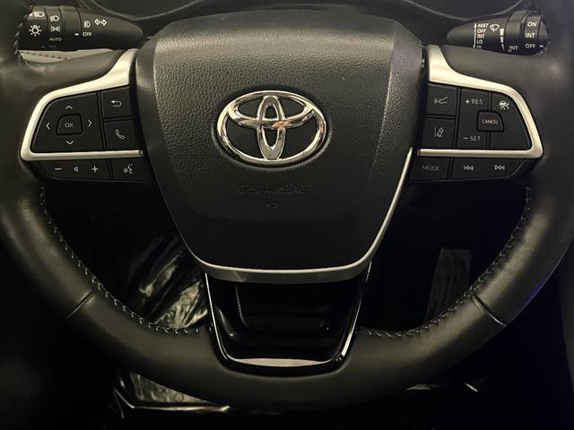 Used 2023 Toyota Highlander Limited image 13