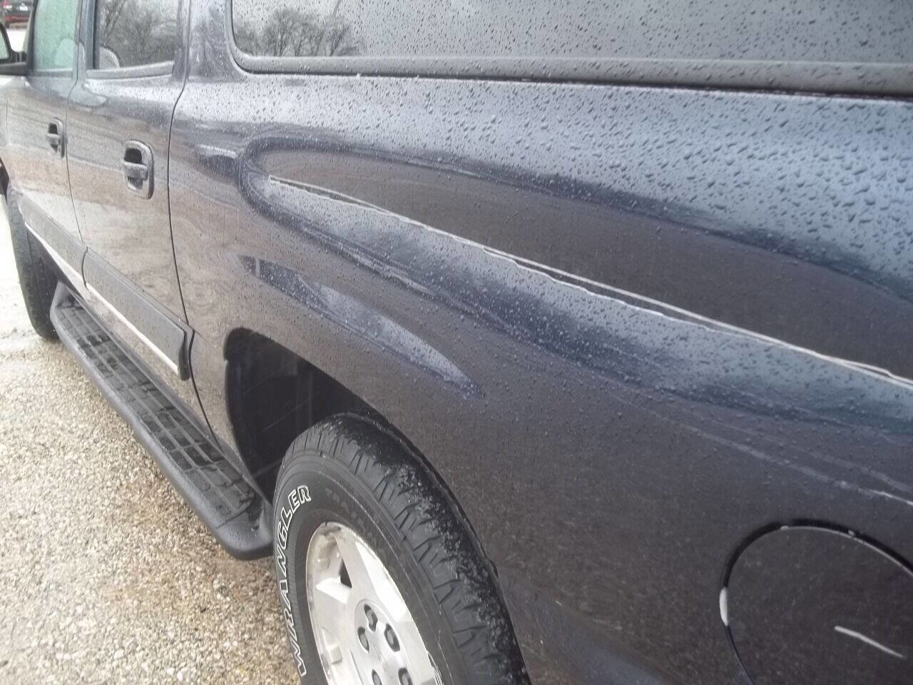 Used 2004 Chevrolet Suburban LT w/ Preferred Equipment Group image 9