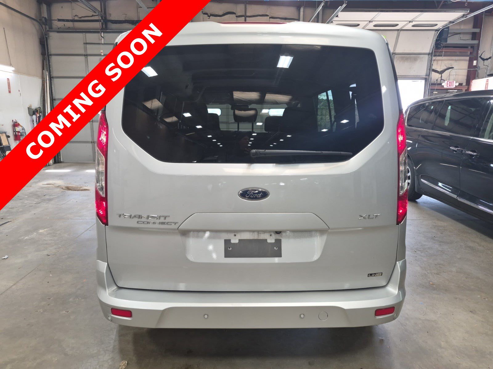 Used 2022 Ford Transit Connect XLT FWD image 4
