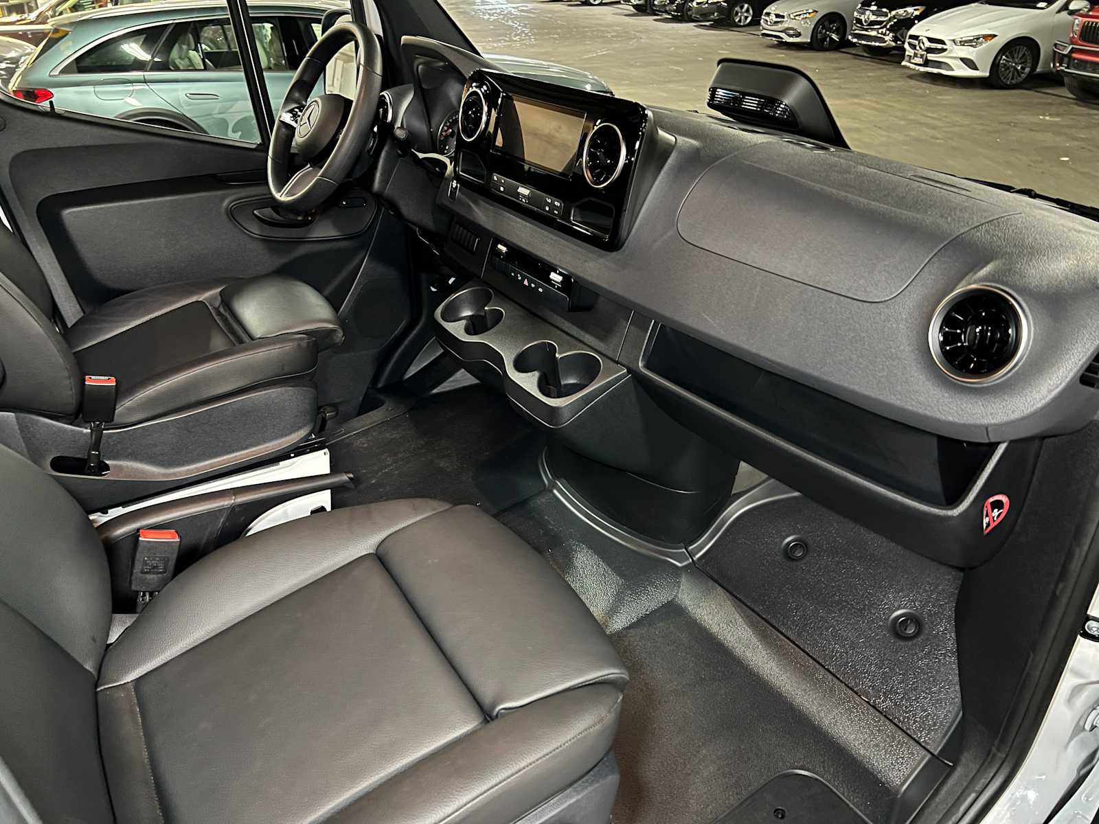 Used 2025 Mercedes-Benz Sprinter 2500 image 11