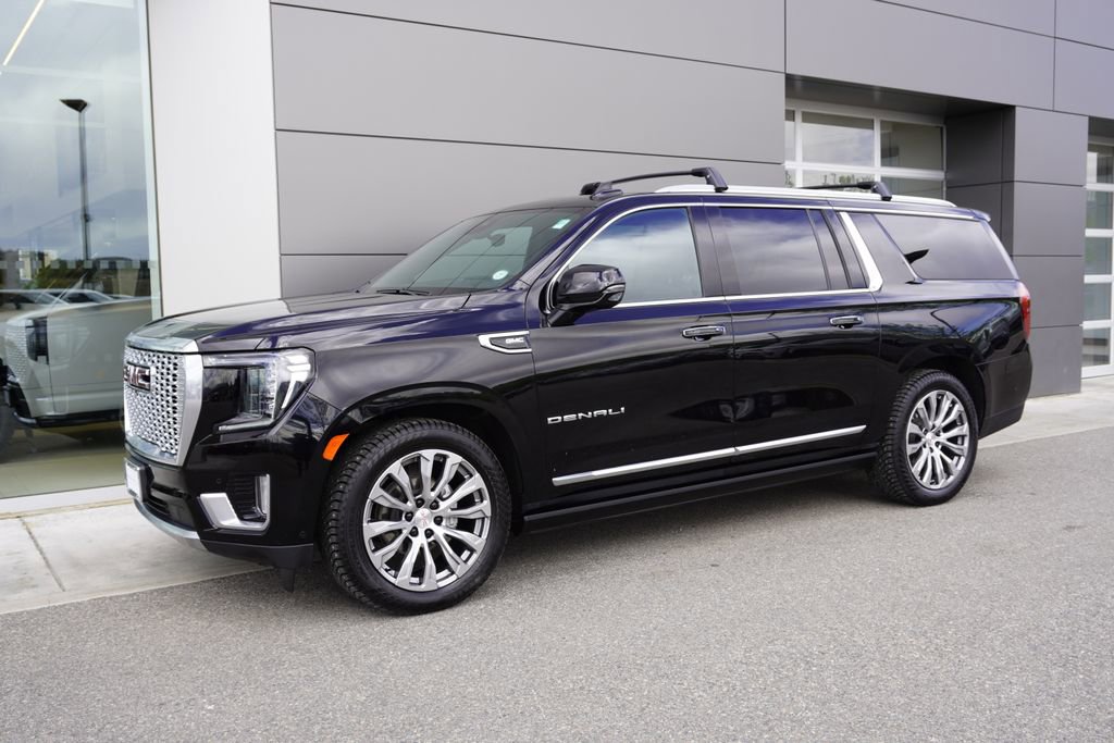Used 2023 GMC Yukon XL Denali w/ Denali Reserve Package AWD/4WD image 3