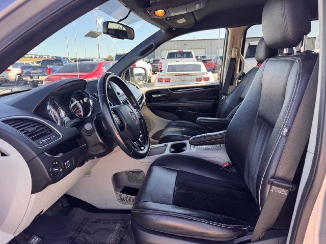 Used 2017 Dodge Grand Caravan SXT FWD image 36