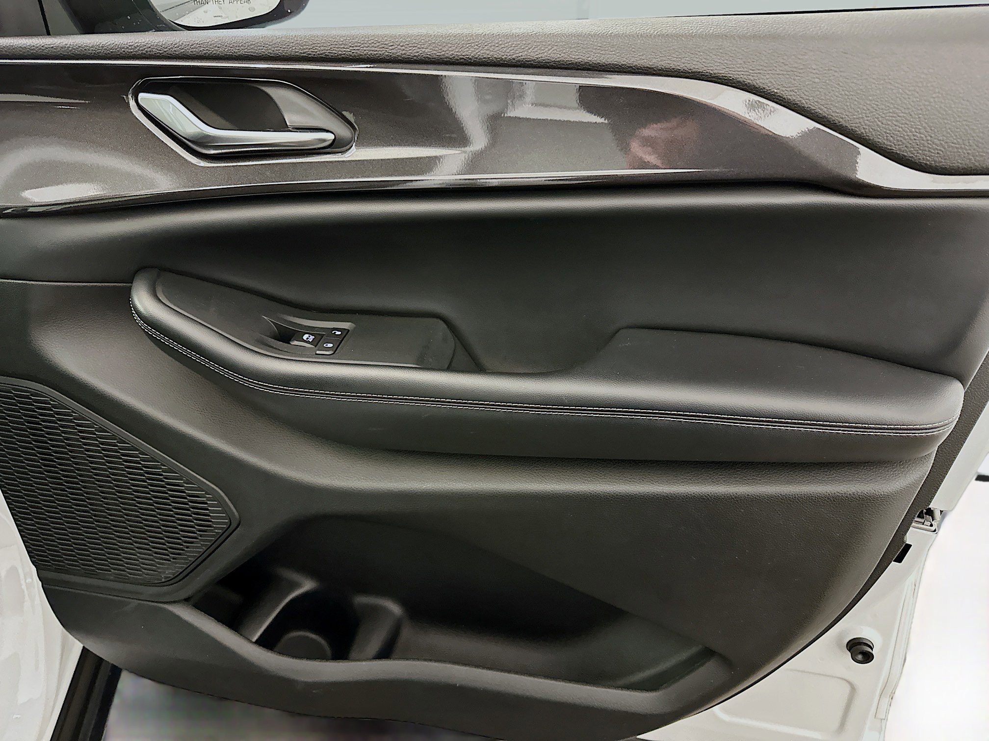 Used 2023 Jeep Grand Cherokee L Laredo image 35