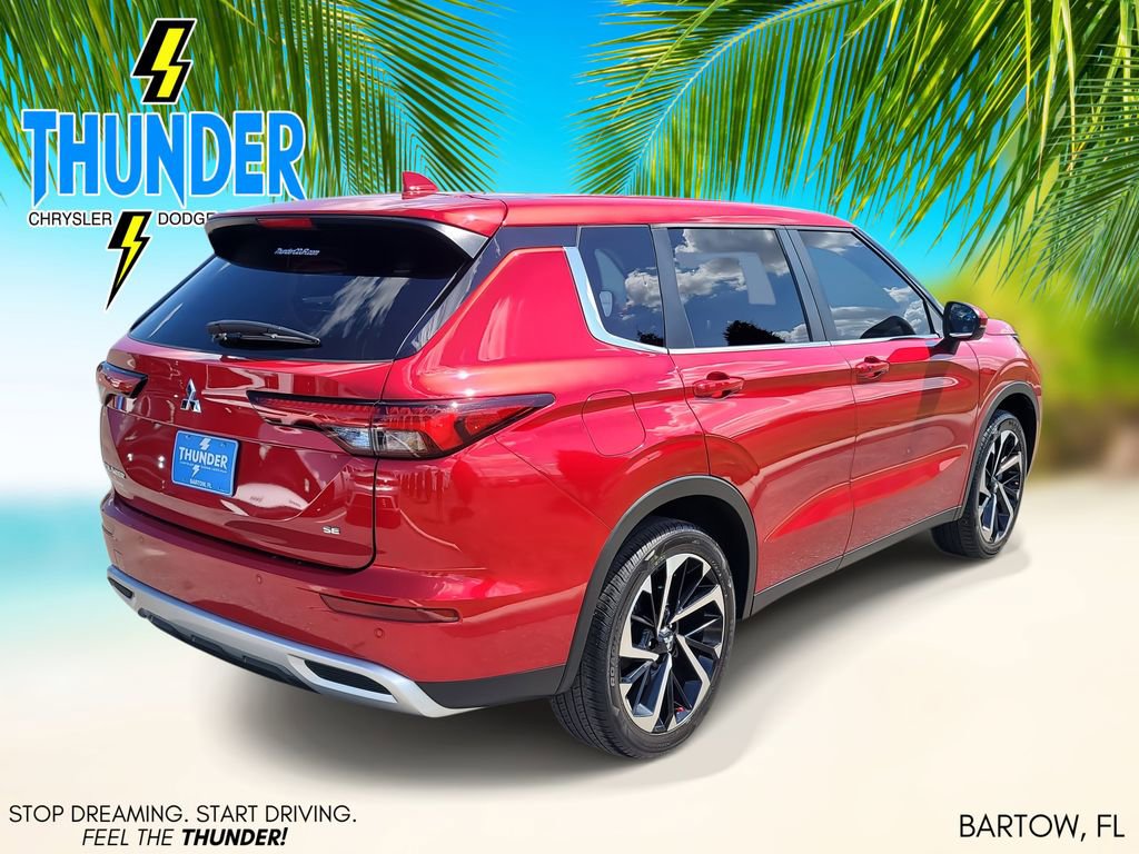 Used 2024 Mitsubishi Outlander SE Black Edition image 4