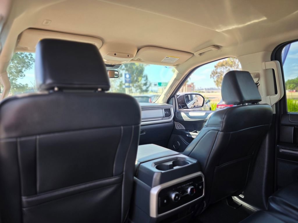 Used 2024 Ford Expedition Max XLT image 17
