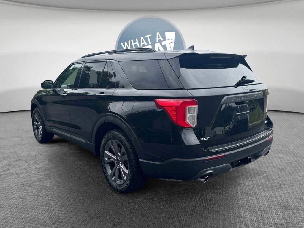Used 2023 Ford Explorer XLT w/ Equipment Group 202A AWD/4WD image 5