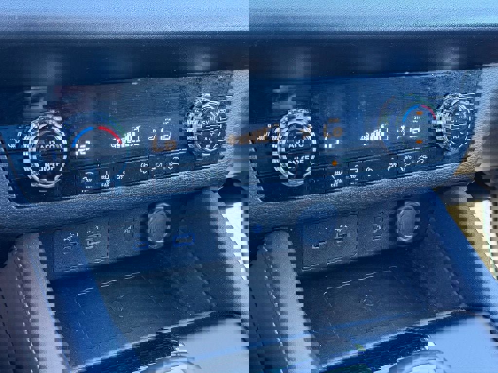 Used 2024 Mitsubishi Outlander SE image 40