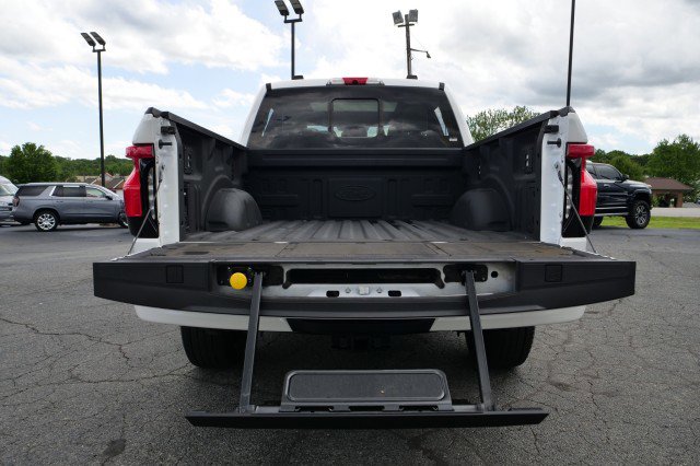 Used 2024 Ford F150 Lightning Platinum AWD/4WD image 38