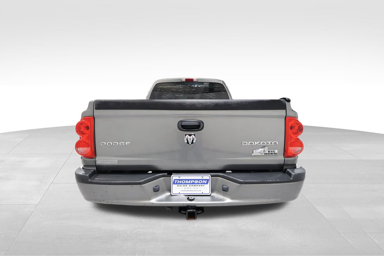 Used 2011 Dodge Dakota Big Horn image 2