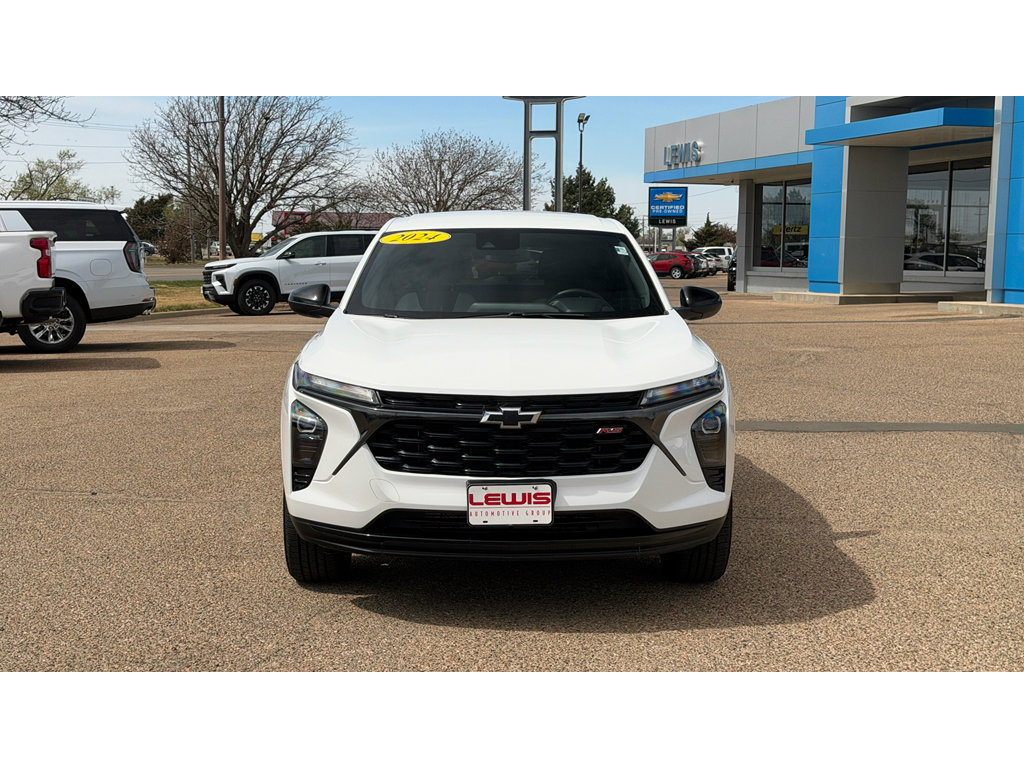 Certified 2024 Chevrolet Trax RS w/ Driver Confidence Package image 3