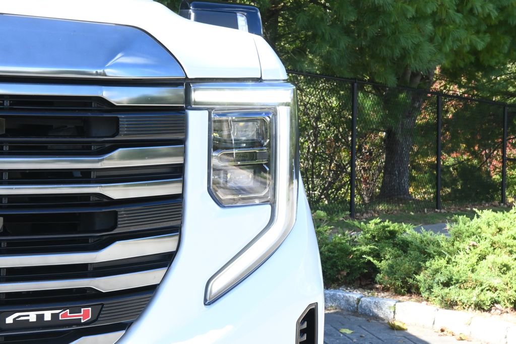 Used 2024 GMC Sierra 1500 AT4 w/ Technology Package image 11