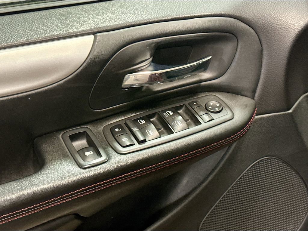 Used 2018 Dodge Grand Caravan GT image 22