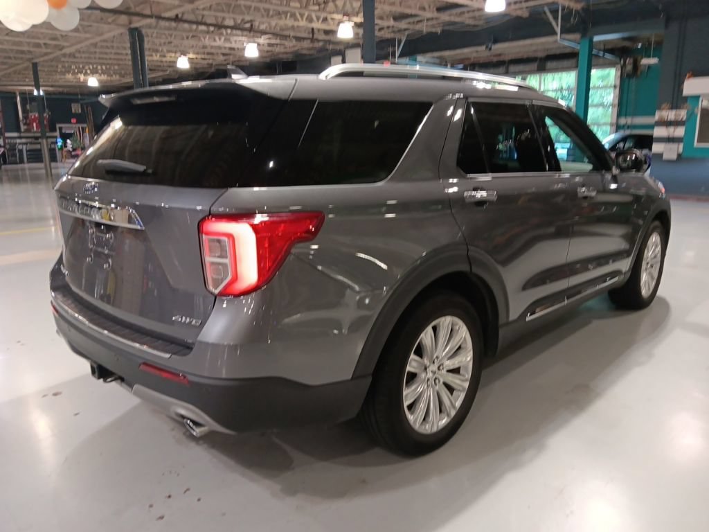 Used 2021 Ford Explorer Limited w/ Equipment Group 301A AWD/4WD image 8