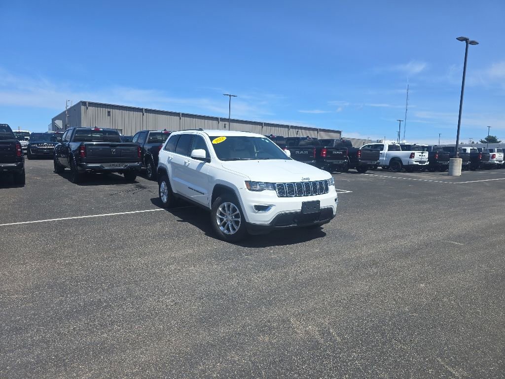 Used 2022 Jeep Grand Cherokee Laredo E AWD/4WD image 1