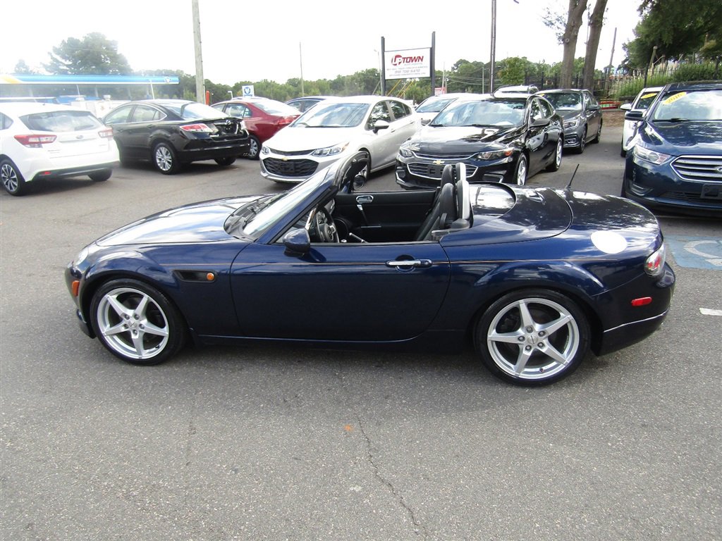 Used 2007 MAZDA MX-5 Miata Touring w/ Interior Trim Pkg image 18